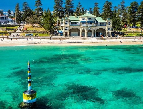 #cottesloe beach looking sensational on a #sunny day #perth #wa #westernaustralia #turquoise #inviting #sunscreen #protectionbeyondtheflags #spf50+